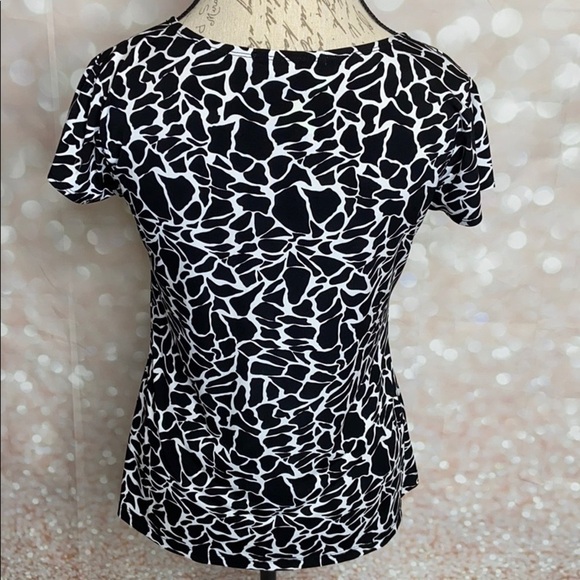 𝅺SUZIE in the City Animal Print Top - Picture 6 of 6
